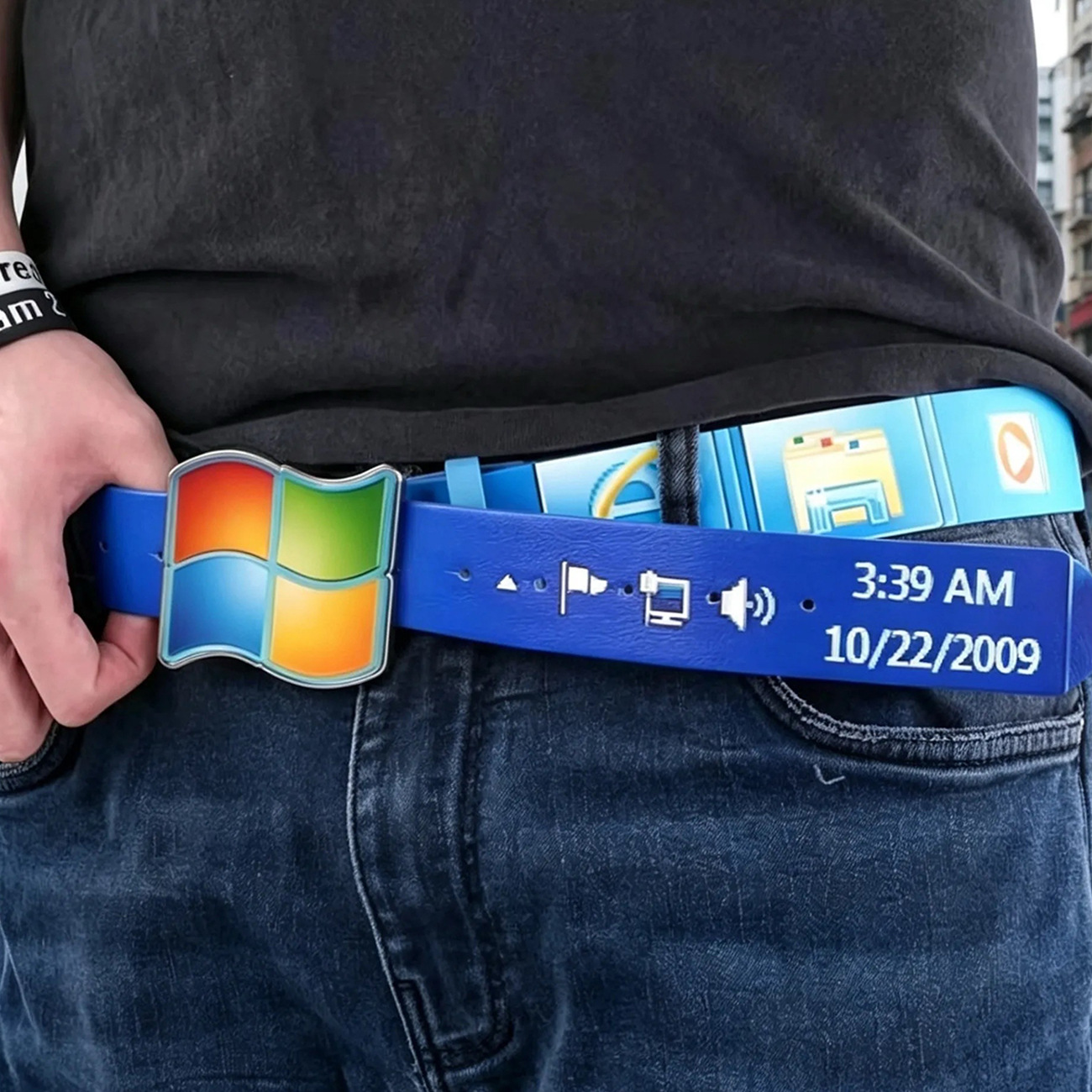Tech Wear Accessories - Cinto Retrô com Fivela Estampada UI